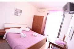 Izby Bili Galeb BED? Izba 1 - PURPLE foto 1