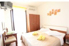Izby Bili Galeb BED? Izba 2 - yellow foto 2