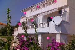 Villa Laura 50 m do mora Apartmán 2 - Ap. C foto 1