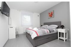Holiday home with swimming pool Apartmán 1: (4+0) - APP *** foto 2