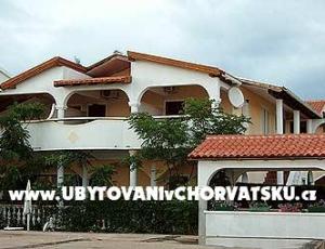 Apartmány Kerovec