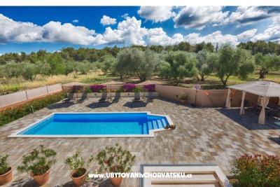  Dom s bazénom - Villa Marijana 