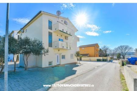 Apartmány Adria Sv. Filip i Jakov Chorvátsko