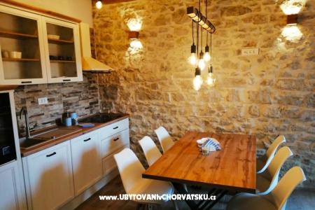 Dalmatinska kamena kuća Sv. Filip i Jakov Chorvátsko