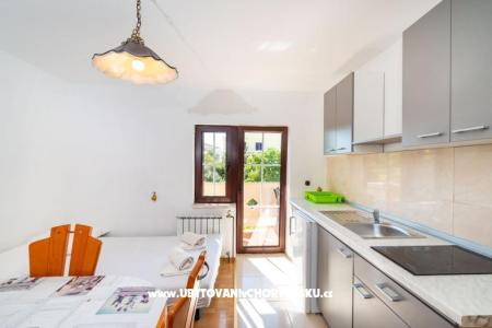 Villa Omra Apartmány foto 3