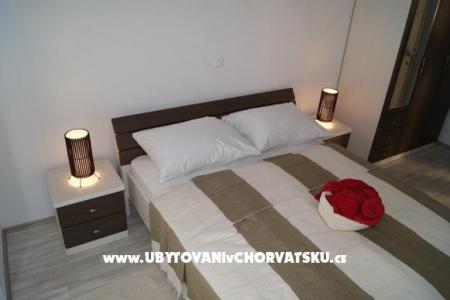 4**** apartments s bazénom  foto 3