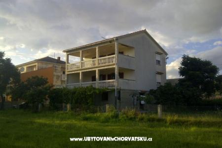 Apartmány Ćurić Povljana foto 2