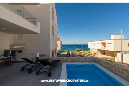 Dolphin view + pool by the beach foto 2