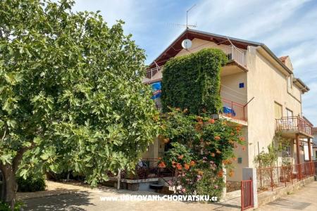 Villa Ana , one min walk to beach foto 4