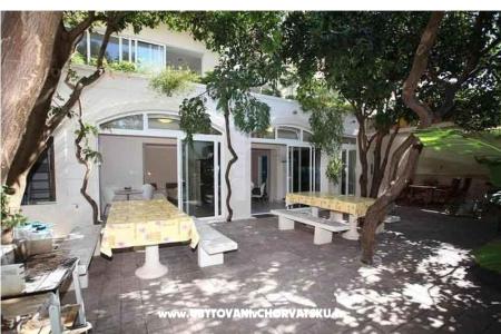 Apartmány Lara foto 2