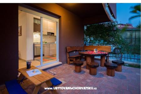 LAURA, 110 m2 pool, 100 m to beach foto 4