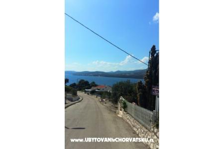 Rodinný apartmán Okrug Donji foto 4