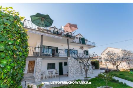 Nakiros Rent Trogir Chorvátsko