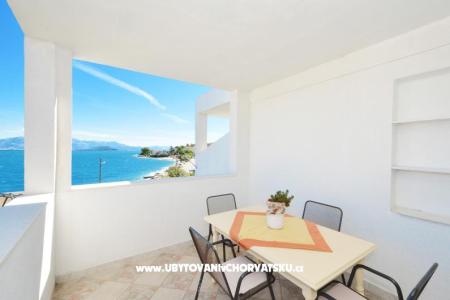 Petra Arbanija Apt Trogir Chorvátsko