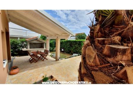 Happy Pineapple Apartmány Vir foto 4