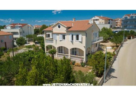 Apartmány Duzelovi dvori  Vodice Chorvátsko