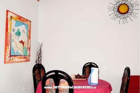 Apartmány Denis i Sandra foto 4