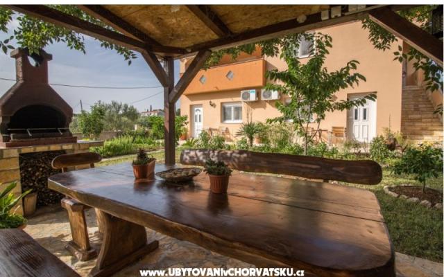 Studio apartmani Petra - ubytovanie Biograd Chorvátsko