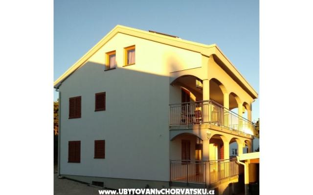 Apartmány Lukić - ubytovanie Sv. Filip i Jakov Chorvátsko