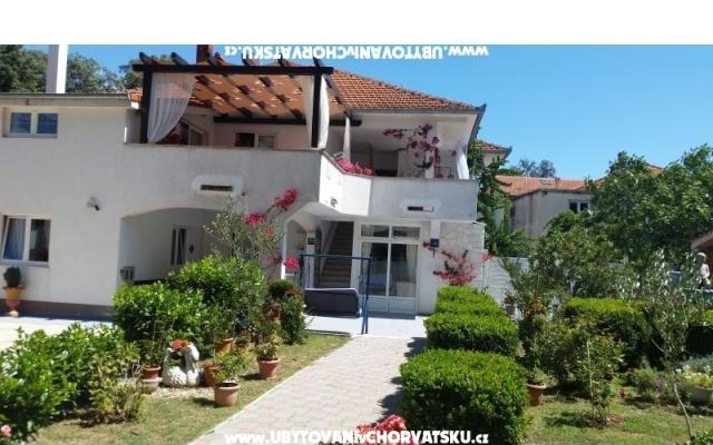 Apartmány Lara - ubytovanie Pakoštane Chorvátsko