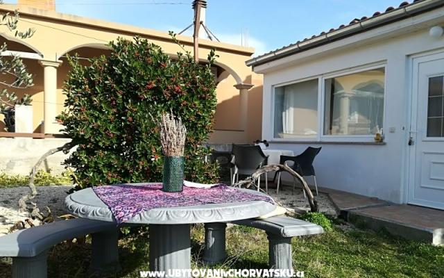 Apartmány Kristina - ubytovanie Pakoštane Chorvátsko