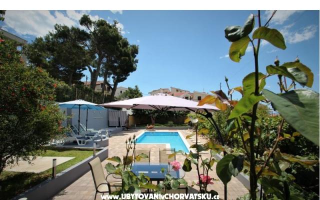 Wide Apartmán with Pool  - ubytovanie Podstrana Chorvátsko