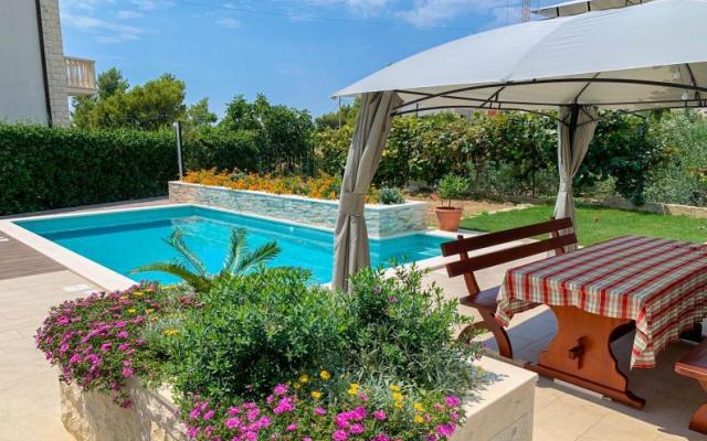 Apartmány Lemon Garden s bazénom - ubytovanie Podstrana Chorvátsko
