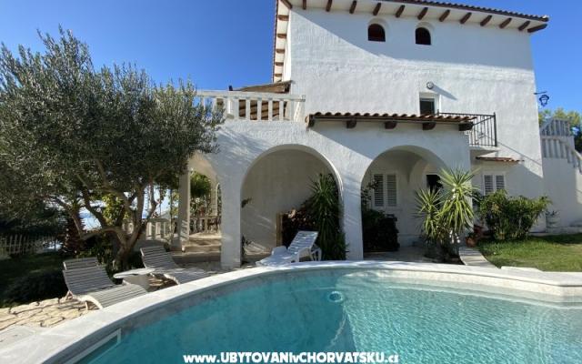 Villa Agata s bazénom &amp; sauna - ubytovanie ostrov Rab Chorvátsko