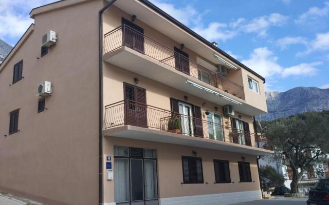 Apartmány Mena - ubytovanie Tučepi Chorvátsko
