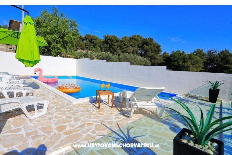 Apartmán and pool Nika – foto 16