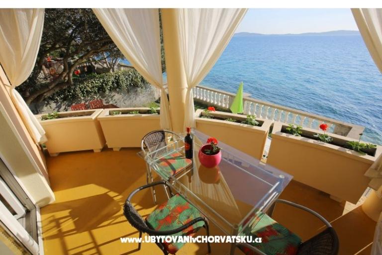 Apartmány First row to the sea – foto 15