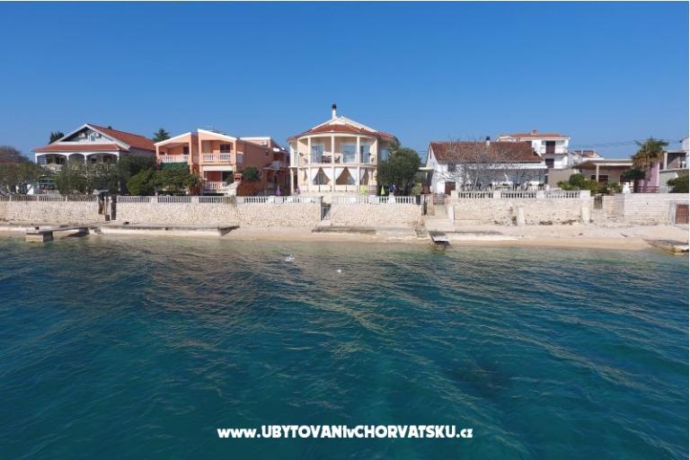 Apartmány First row to the sea – foto 6