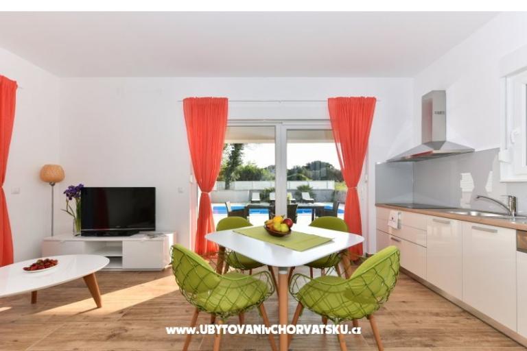 Crowonder Harbor willa u Polki – foto 4