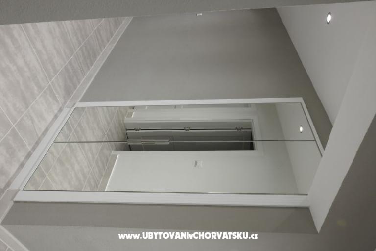 Luxury Apartmány s bazénom – foto 13