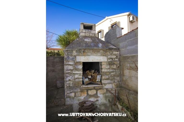 Supetar, Island Brač – foto 14