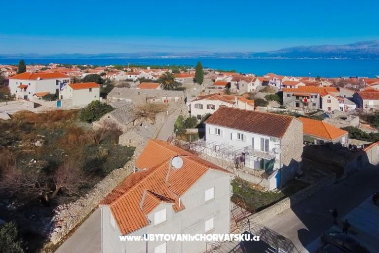 Supetar, Island Brač – foto 18