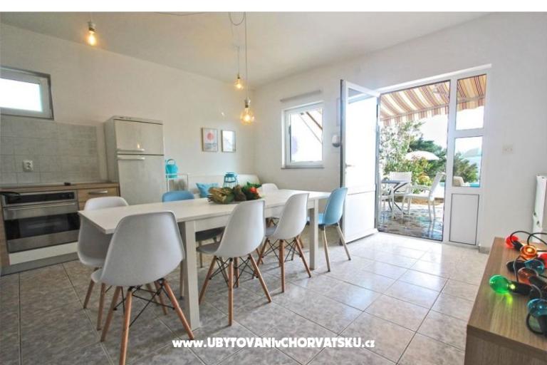 Apartmány Anita with Pool – foto 6