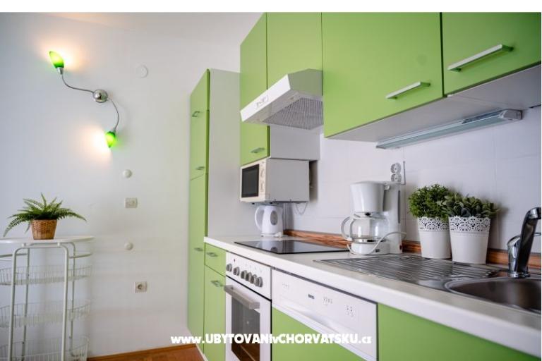 Beachfront Apartmány Carlo – foto 12