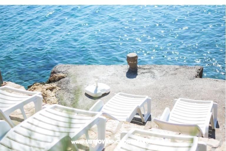 Beachfront Apartmány Carlo – foto 8