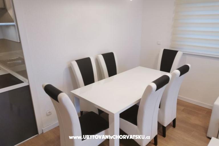 Beachfront Dom Robert s bazénom – foto 13