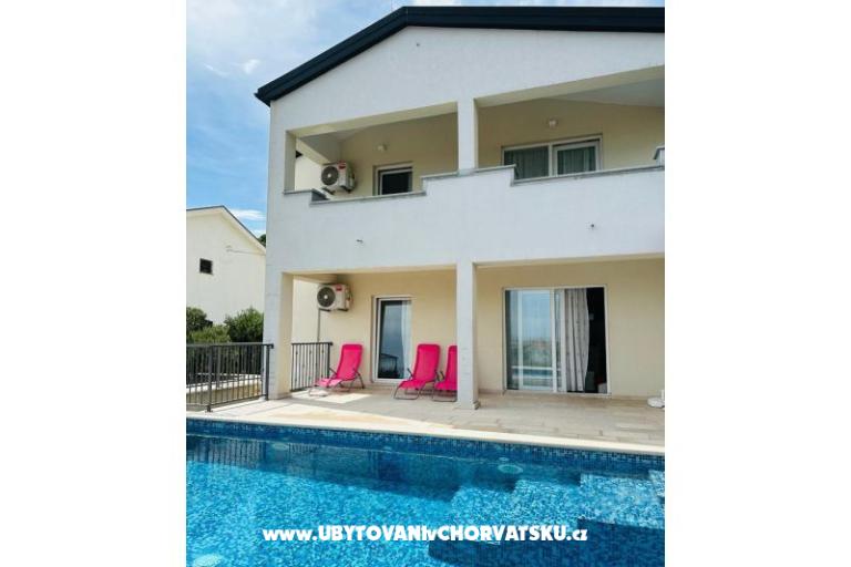 Beachfront Dom Robert s bazénom – foto 3