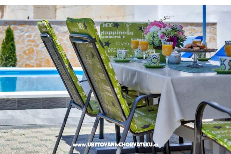 Apartmány s bazénom – foto 18