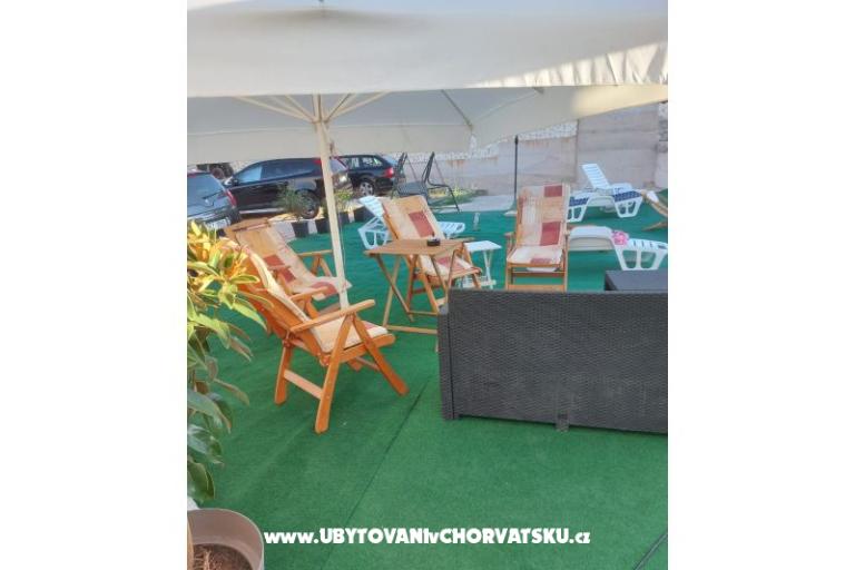 Apartmány Dinko s grijanim bazenom – foto 10