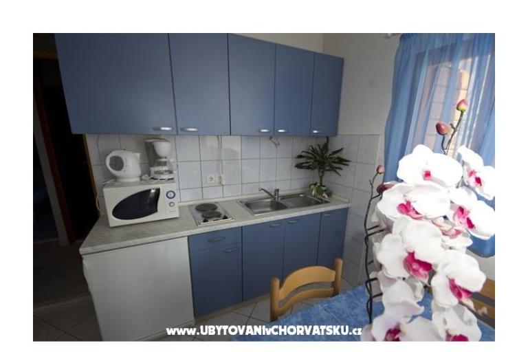 Apartmány Dinko s grijanim bazenom – foto 14
