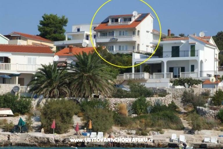 Apartmány Villa MANDINA s bazénom – foto 7