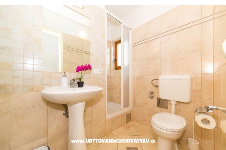 Apartmány Vila Nena s bazénom – foto 17