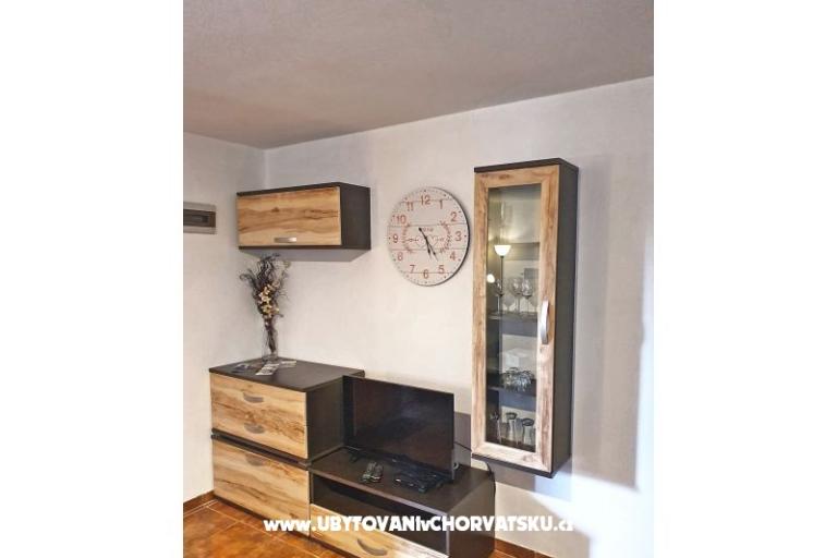 Sunny pool Apartmány – foto 10