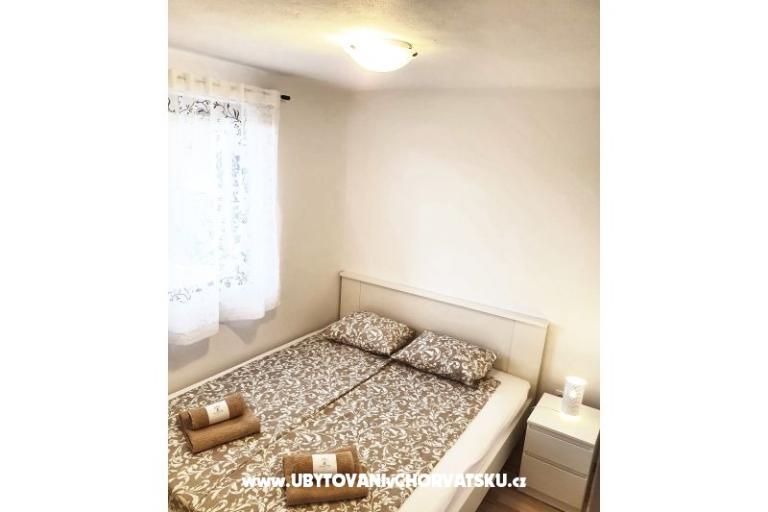 Sunny pool Apartmány – foto 11
