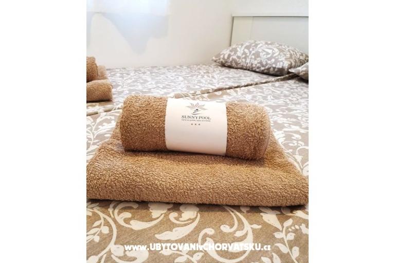 Sunny pool Apartmány – foto 12
