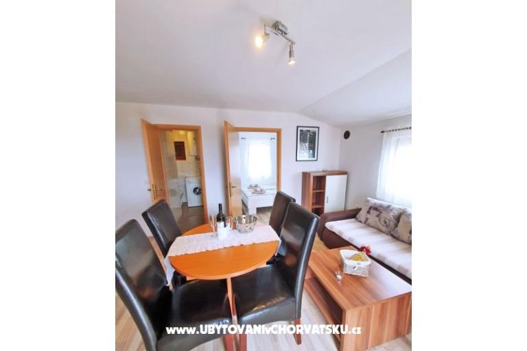 Sunny pool Apartmány – foto 15